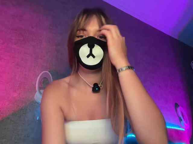-Summer- Sex Cam Show