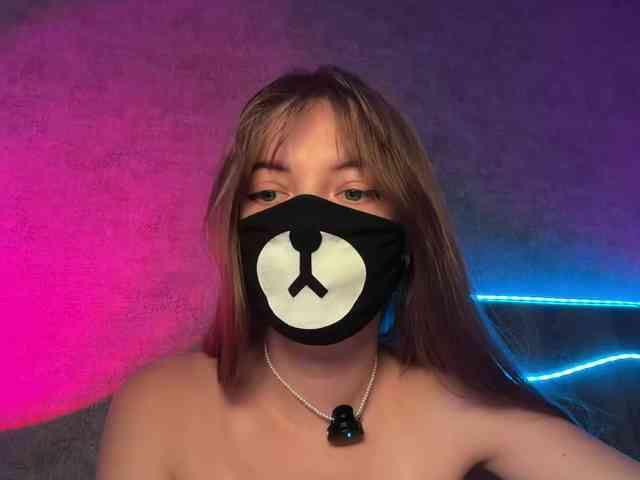 -Summer- Sex Cam Show