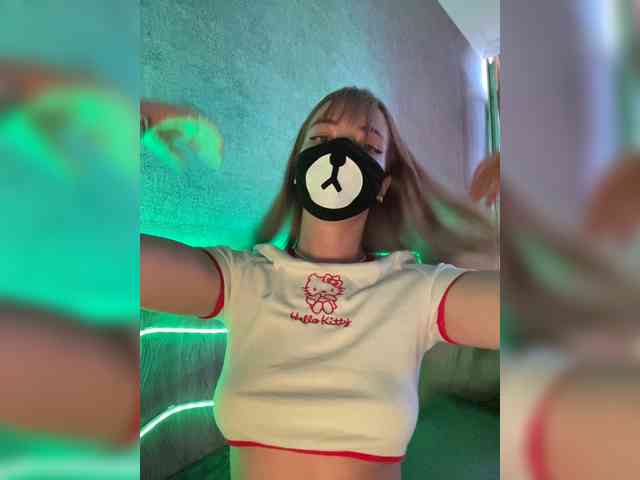 -Summer- Sex Cam Show