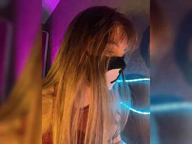 -Summer- Sex Cam Show