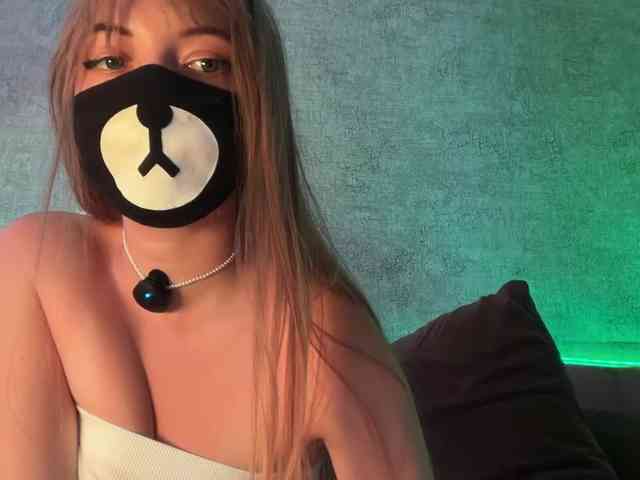 -Summer- Sex Cam Show