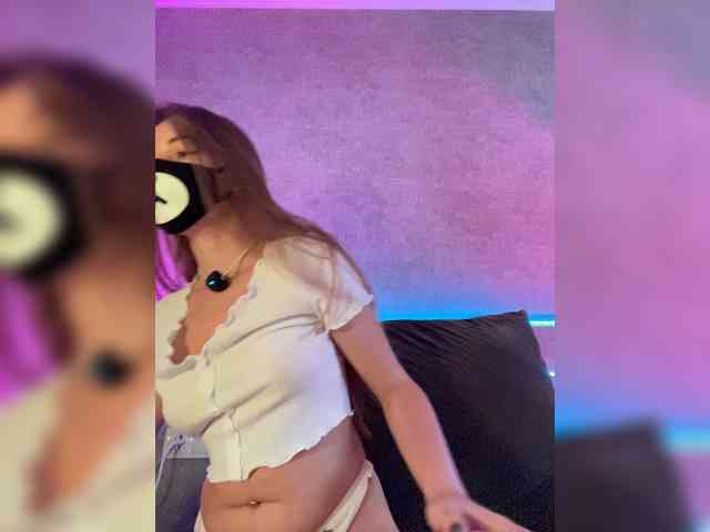 -Summer- Sex Cam Show