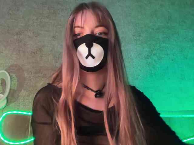 -Summer- Sex Cam Show