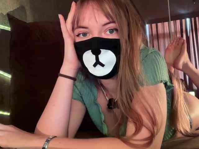 Tvoy_Medvezhenok webcam
