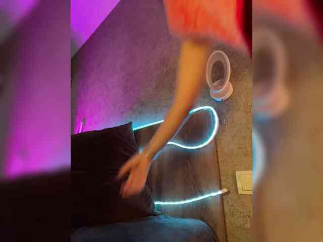 -Summer- Sex Cam Show