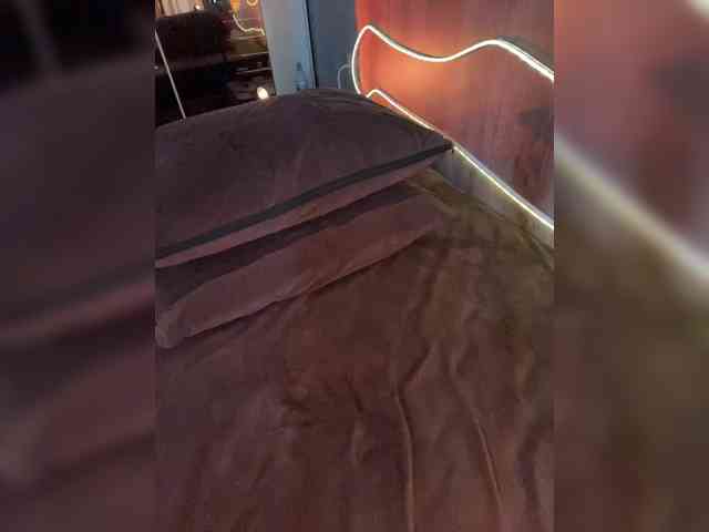 Tvoy_Medvezhenok webcam