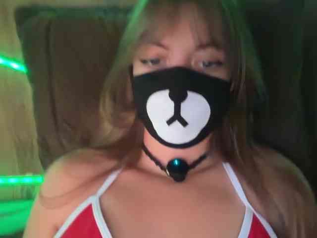 -Summer- Sex Cam Show