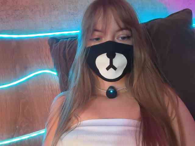 -Summer- Sex Cam Show