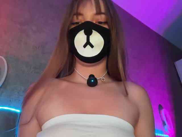 -Summer- Sex Cam Show
