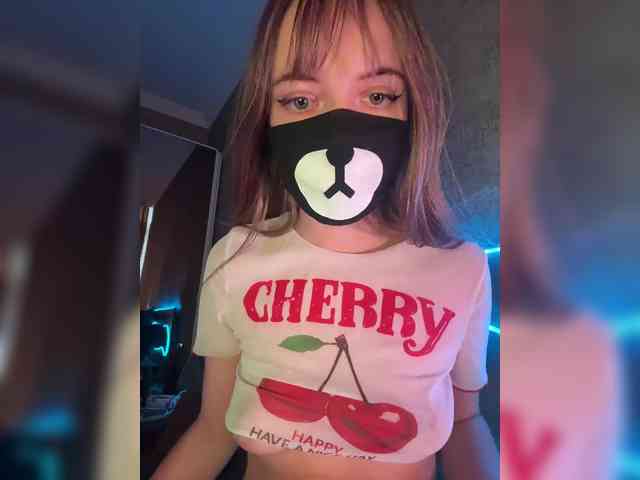 -Summer- Sex Cam Show