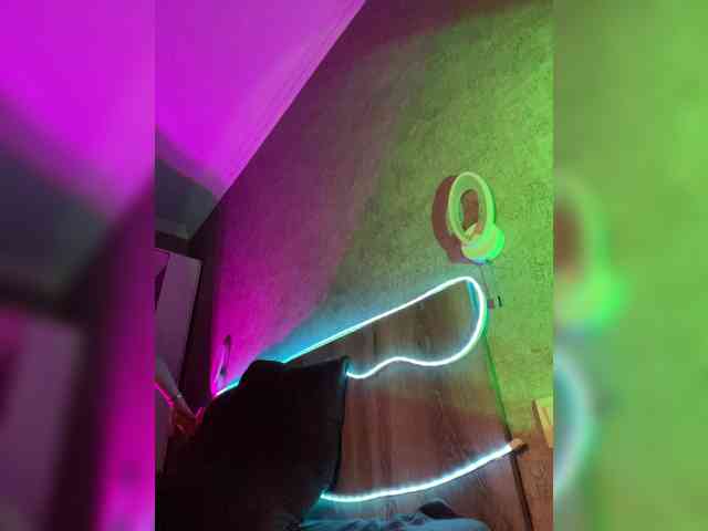 -Summer- Sex Cam Show