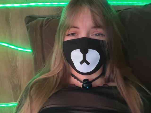-Summer- Sex Cam Show