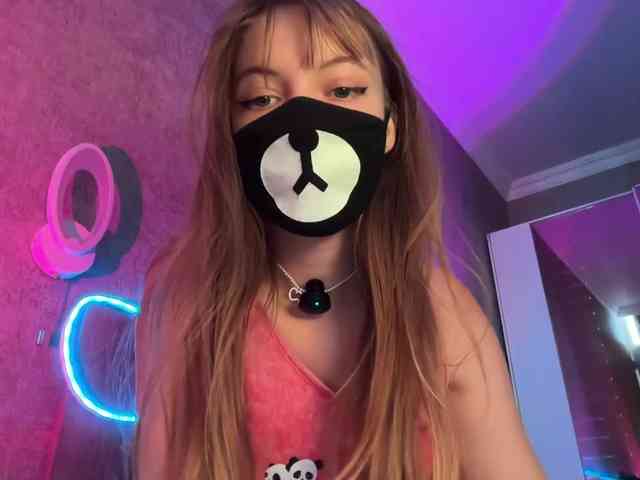 -Summer- Sex Cam Show