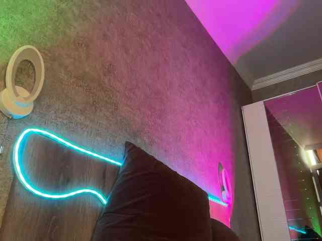 -Summer- Sex Cam Show