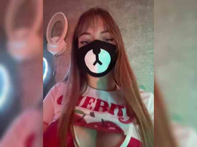 -Summer- Sex Cam Show