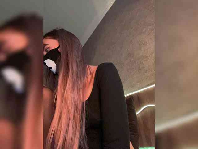-Summer- Sex Cam Show