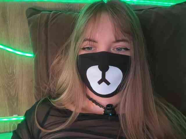 -Summer- Sex Cam Show