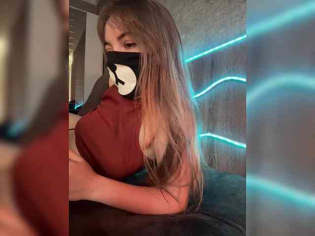 -Summer- Sex Cam Show