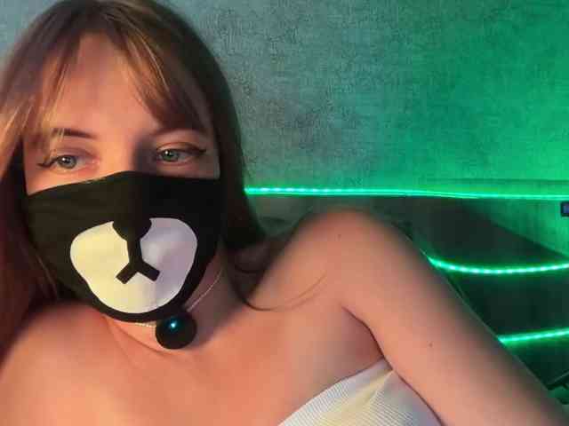 -Summer- Sex Cam Show