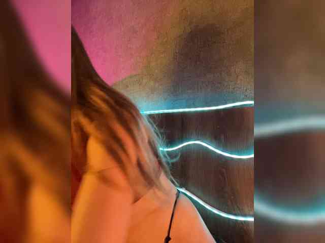 -Summer- Sex Cam Show