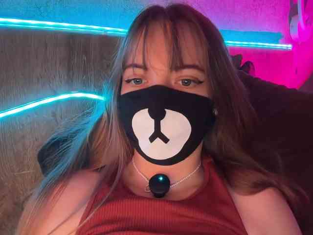-Summer- Sex Cam Show