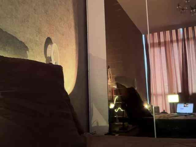 Tvoy_Medvezhenok webcam