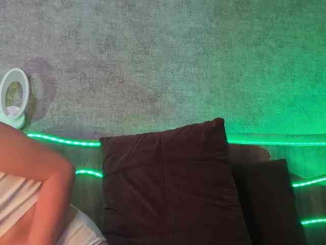 -Summer- Sex Cam Show