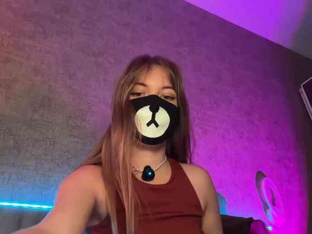 -Summer- Sex Cam Show