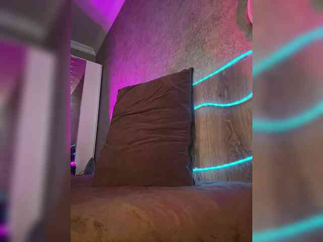 -Summer- Sex Cam Show