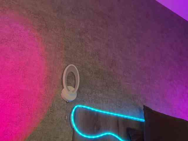 -Summer- Sex Cam Show