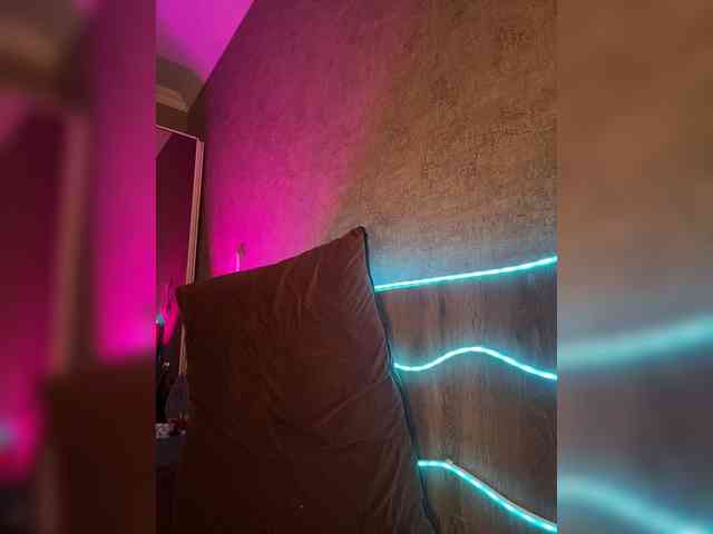 -Summer- Sex Cam Show
