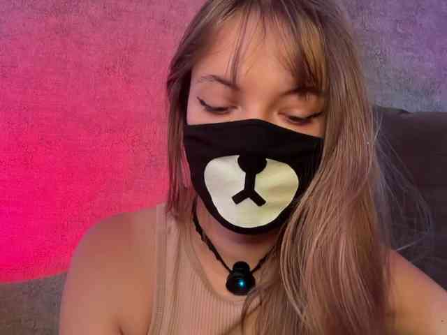 -Summer- Sex Cam Show