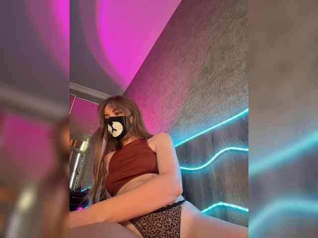 -Summer- Sex Cam Show
