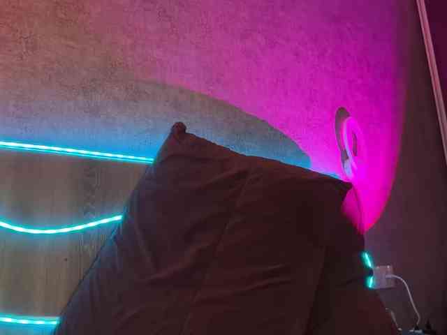-Summer- Sex Cam Show