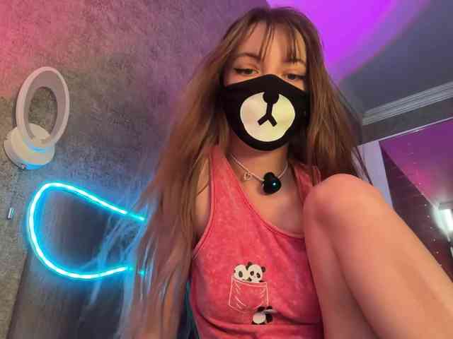 -Summer- Sex Cam Show
