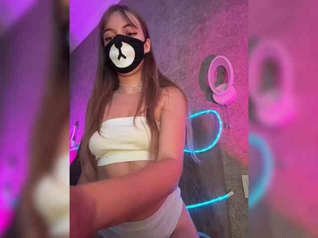 -Summer- Sex Cam Show