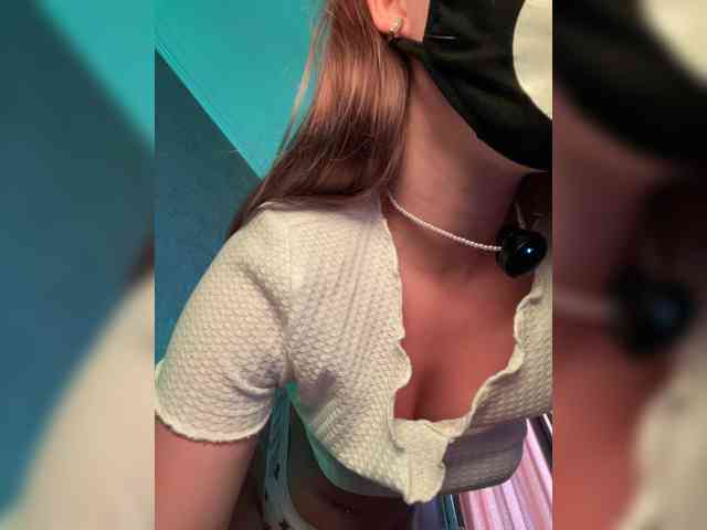 -Summer- Sex Cam Show