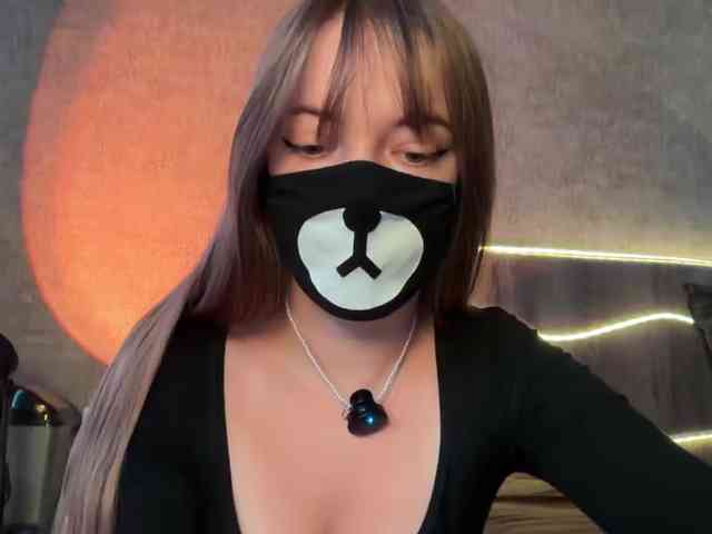 -Summer- Sex Cam Show