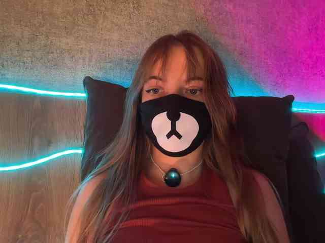 -Summer- Sex Cam Show