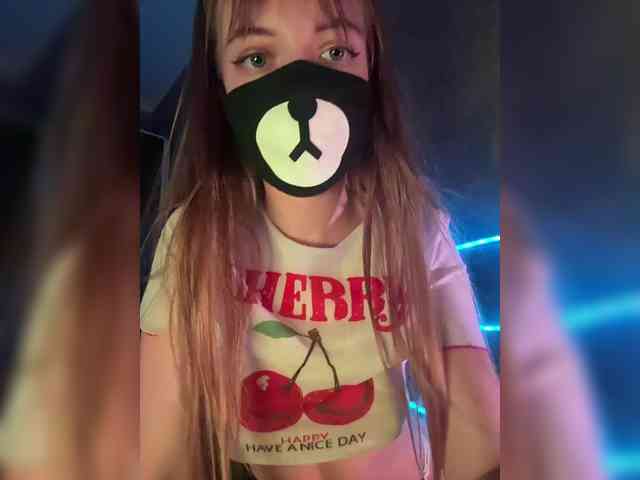 -Summer- Sex Cam Show