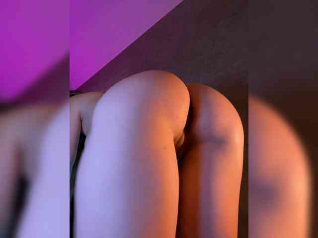 -Summer- Sex Cam Show