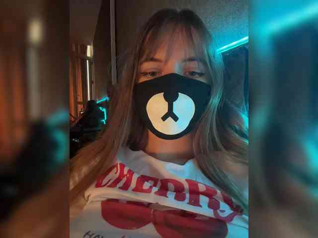 -Summer- Sex Cam Show