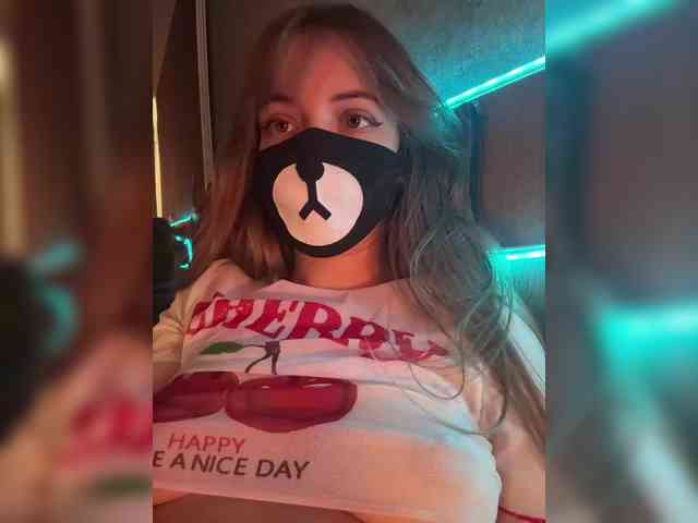 -Summer- Sex Cam Show