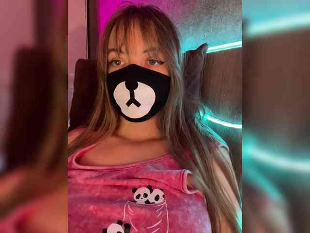 -Summer- Sex Cam Show