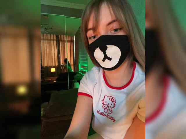 -Summer- Sex Cam Show