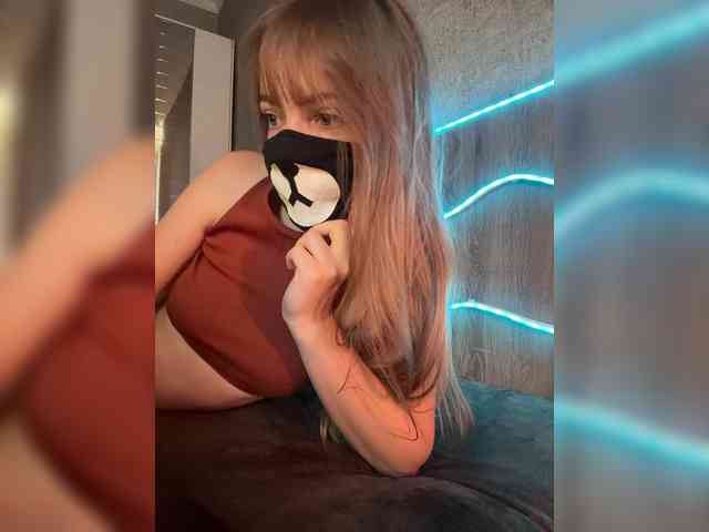 -Summer- Sex Cam Show