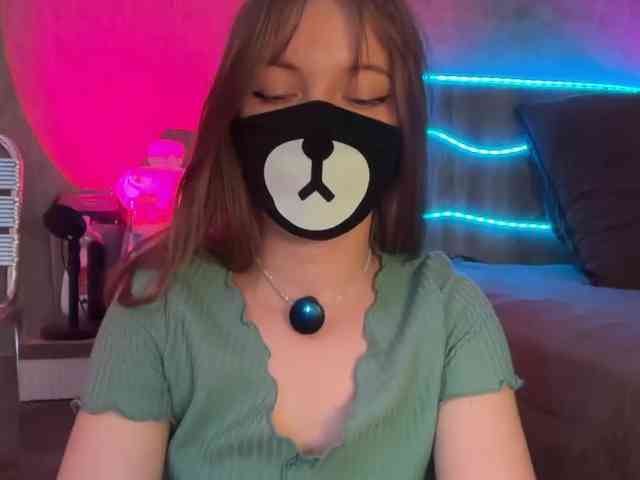 Tvoy_Medvezhenok webcam