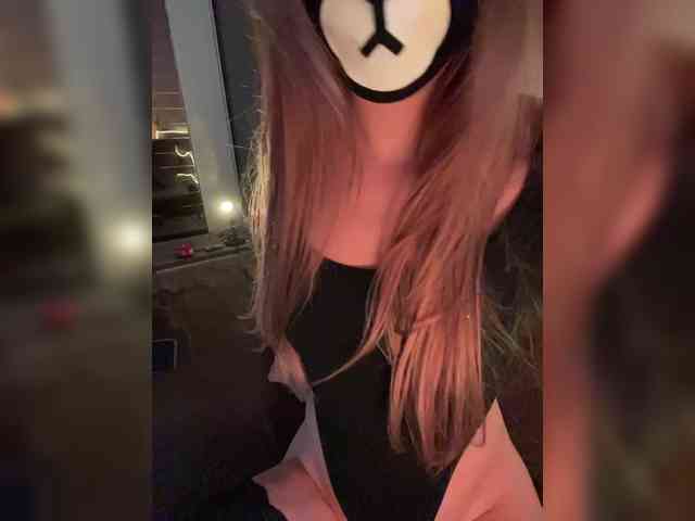 -Summer- Sex Cam Show