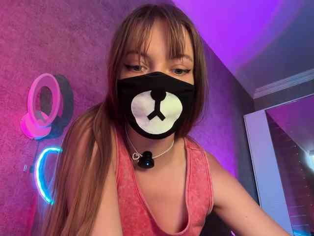 -Summer- Sex Cam Show