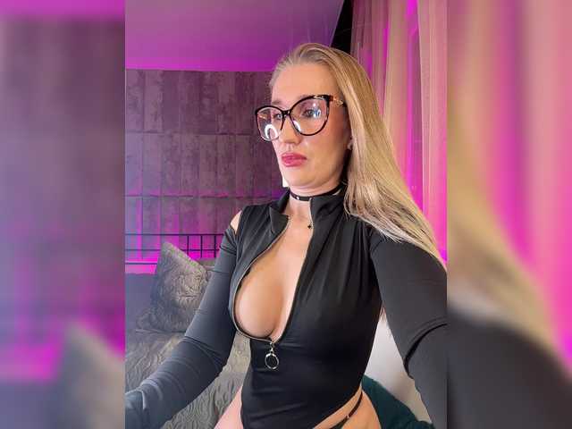 FreyaGreen live cam on BongaCams